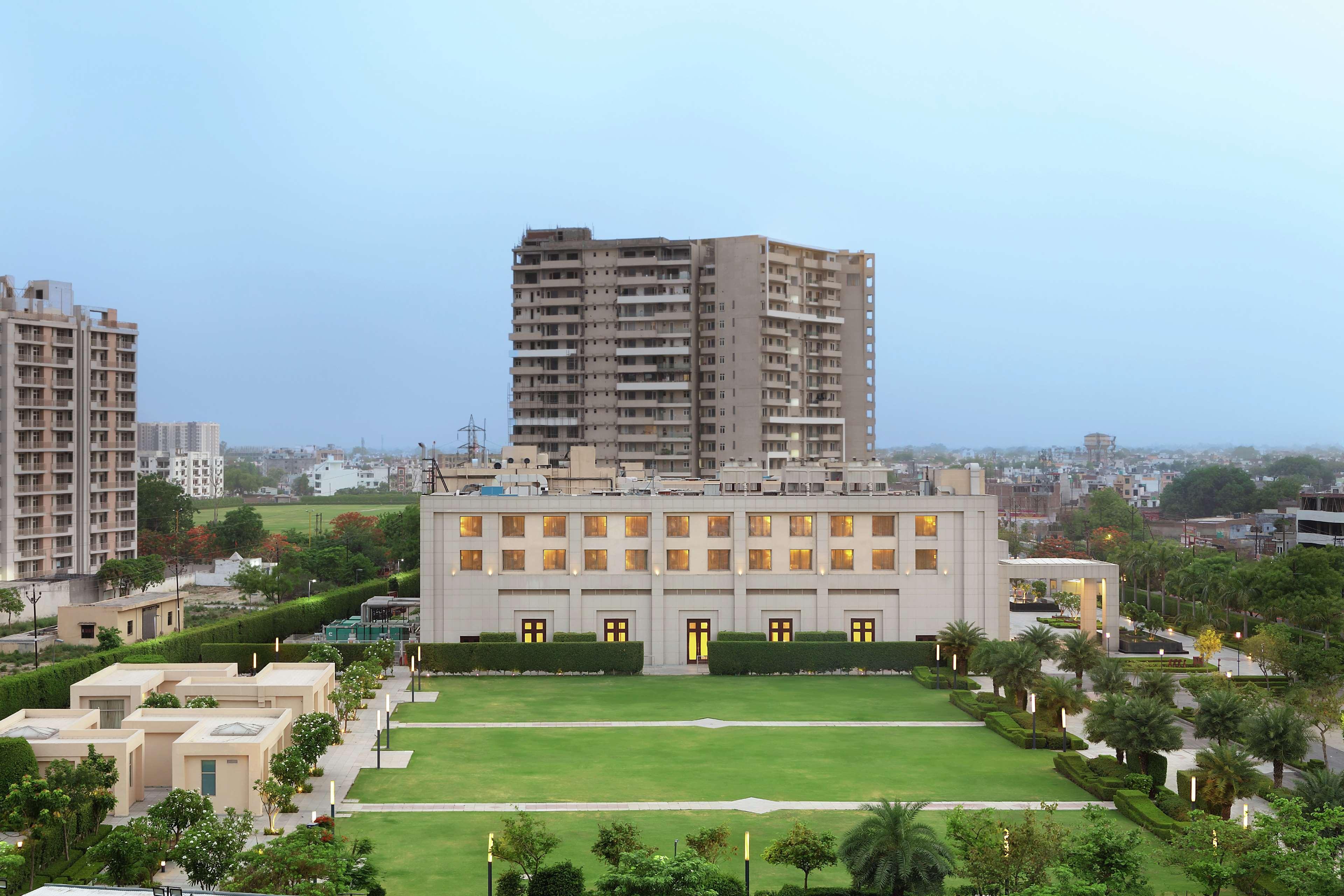 Doubletree By Hilton Agra Hotel Agra  Eksteriør billede